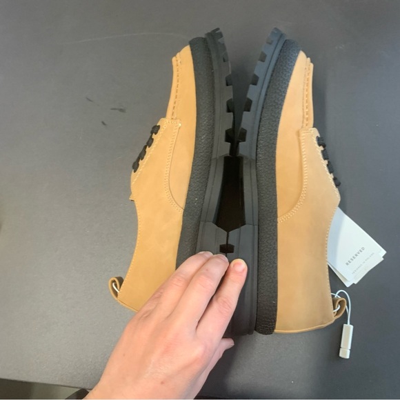 NEW Reserved European Loafers In Tan & Black Size EU 39 US 8.5 - Picture 10 of 11